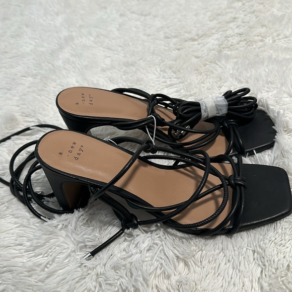 😊 NWT a new day Tie Up Strappy Heels - Picture 2 of 7